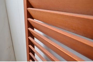 ビンテージ建具　シンプルなデザインが取り入れやすいルーバー扉1対2枚セット(雨戸、木製、ヴィンテージ)(R-080893)