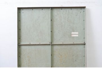 ビンテージ建具　ペイント仕上げ限定　古い銀行のレトロな鉄扉1枚(玄関戸、ドア、ヴィンテージ)(R-080894)