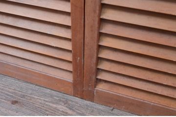 ビンテージ建具　シンプルなデザインが取り入れやすいルーバー扉1対2枚セット(雨戸、木製、ヴィンテージ)(R-080896)