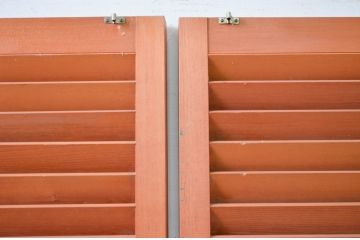 ビンテージ建具　シンプルなデザインが取り入れやすいルーバー扉1対2枚セット(雨戸、木製、ヴィンテージ)(R-080896)