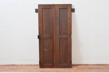 中古　美品　特注　飛騨産業　キツツキ　PROVINCIAL(プロヴィンシャル・プロビンシャル)　落ち着きのある色合いが魅力の小扉1対2枚セット(窓、木製扉、建具、両開き戸)(R-080902)