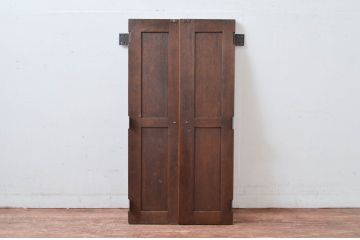 中古　美品　特注　飛騨産業　キツツキ　PROVINCIAL(プロヴィンシャル・プロビンシャル)　落ち着きのある色合いが魅力の小扉1対2枚セット(窓、木製扉、建具、両開き戸)(R-080903)