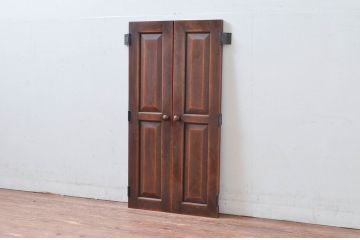 中古　美品　特注　飛騨産業　キツツキ　PROVINCIAL(プロヴィンシャル・プロビンシャル)　落ち着きのある色合いが魅力の小扉1対2枚セット(窓、木製扉、建具、両開き戸)(R-080903)