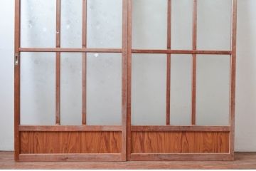 アンティーク建具　昭和レトロな雰囲気にぴったり!温かみを感じるガラス戸2枚セット(引き戸)(R-080916)