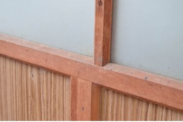 アンティーク建具　レトロな雰囲気を醸し出す幅広ガラス戸1枚(引き戸)(R-080920)