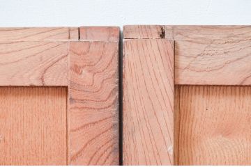 アンティーク建具　欅(ケヤキ)材　タモ材　経年を感じさせる木味が魅力の板戸窓2枚セット(引き戸)(R-080929)