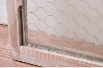 アンティーク建具　どこか懐かしい雰囲気を感じる金網入りガラス窓2枚セット(引き戸、ガラス戸)(R-080930)