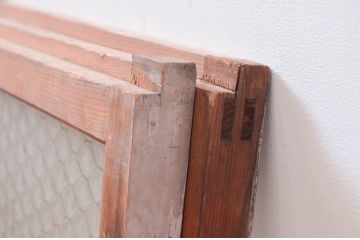 アンティーク建具　どこか懐かしい雰囲気を感じる金網入りガラス窓2枚セット(引き戸、ガラス戸)(R-080930)
