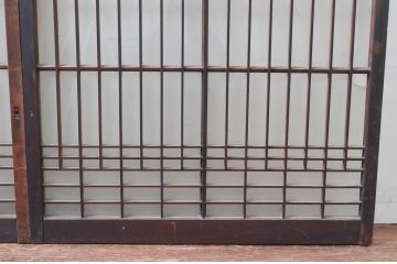 アンティーク建具　レトロな空間を演出する格子入りガラス窓2枚セット(引き戸、ガラス戸、格子戸)(R-080934)
