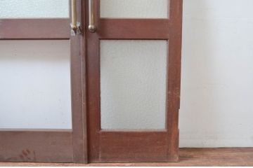 アンティーク建具　レトロな雰囲気漂う親子ドア1対2枚セット (両開きドア、ガラス扉、玄関ドア)(R-080939)