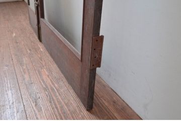 アンティーク建具　レトロな雰囲気漂う親子ドア1対2枚セット (両開きドア、ガラス扉、玄関ドア)(R-080939)