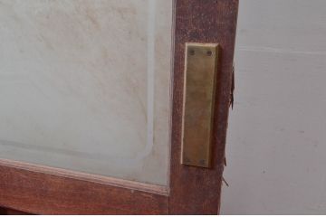 アンティーク建具　レトロな雰囲気を醸し出すガラス扉1枚(木製扉、ドア)(R-080940)