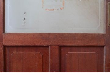 アンティーク建具　レトロな雰囲気を醸し出すガラス扉1枚(木製扉、ドア)(R-080940)