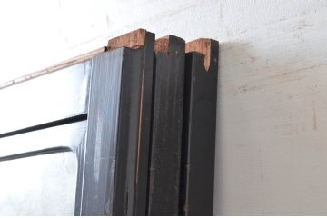 アンティーク建具　北陸産　漆塗り　お部屋のアクセントになるガラス戸3枚セット(引き戸)(R-080946)