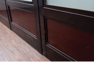アンティーク建具　北陸産　漆塗り　お部屋のアクセントになるガラス帯戸4枚セット(引き戸)(R-080947)