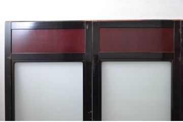 アンティーク建具　北陸産　漆塗り　お部屋のアクセントになるガラス帯戸4枚セット(引き戸)(R-080947)