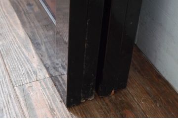 アンティーク建具　北陸産　漆塗り　お部屋のアクセントになるガラス帯戸4枚セット(引き戸)(R-080947)