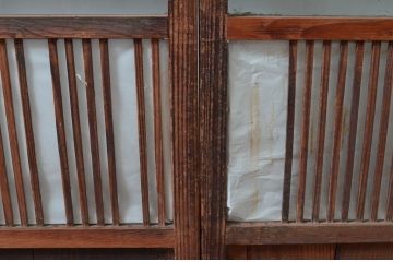 アンティーク建具　どこか懐かしい雰囲気を感じる格子戸4枚セット(引き戸)(R-080962)