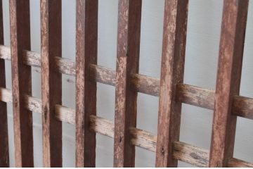 アンティーク建具　落ち着いた和の空間を演出する格子蔵戸1枚(引き戸、玄関戸、格子戸)(R-080964)