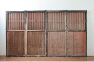 アンティーク建具　激レア　希少!!!　和の情緒感じる古い木味の格子蔵戸4枚セット(格子戸、引き戸、玄関戸)(R-080965)