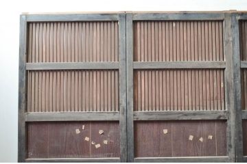 アンティーク建具　激レア　希少!!!　和の情緒感じる古い木味の格子蔵戸4枚セット(格子戸、引き戸、玄関戸)(R-080965)