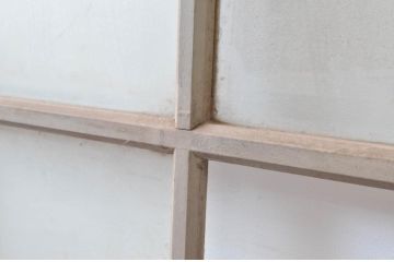 アンティーク建具　ペイント仕上げ限定　腰板のデザインとシャビーな雰囲気が素敵なガラス扉1枚(木製扉、ドア)(R-080966)