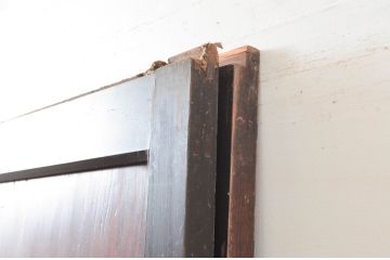 アンティーク建具　大正期　漆塗り　模様入りのガラスが魅力的な幅広ガラス帯戸2枚セット(引き戸)(R-080969)
