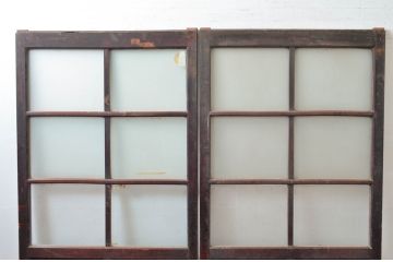 アンティーク建具　重厚!!　特注品　総欅(ケヤキ)材　昭和を感じるノスタルジックな佇まいが魅力的なガラス戸2枚セット(引き戸)(R-080970)