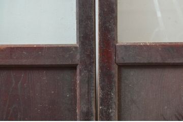 アンティーク建具　重厚!!　特注品　総欅(ケヤキ)材　昭和を感じるノスタルジックな佇まいが魅力的なガラス戸2枚セット(引き戸)(R-080970)