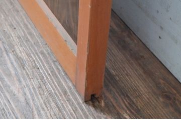 アンティーク建具　お部屋に光をたっぷりと取り込めるレトロなガラス戸1枚(引き戸)(R-080971)