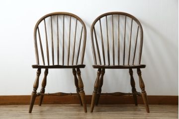 中古　柏木工　ゆったりとした座り心地が魅力的なウィンザーチェア2脚セット(ウインザーチェア、かしわ木工、KASHIWA、ダイニングチェア、板座チェア、椅子、イス)(R-080972)