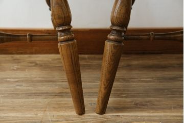 中古　柏木工　ゆったりとした座り心地が魅力的なウィンザーチェア2脚セット(ウインザーチェア、かしわ木工、KASHIWA、ダイニングチェア、板座チェア、椅子、イス)(R-080972)