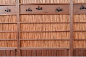 アンティーク建具　上手物!!　腰板無双付き!透かし彫りの桐紋が上品な夏戸4枚セット(引き戸、簾戸、簀戸、葭戸、すど、夏障子)(R-080976)