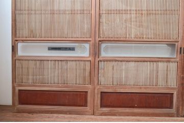 アンティーク建具　腰板欅(ケヤキ)材　和の風情感じられる裏障子付きの格子戸4枚セット(引き戸、障子戸)(R-080983)