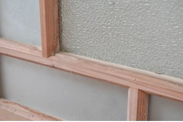 アンティーク建具　大正ロマンなデザインが魅力的な木味感じる窓2枚セット(ガラス戸、引き戸)(R-080989)