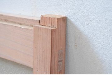 アンティーク建具　大正ロマンなデザインが魅力的な木味感じる窓1枚(ガラス戸、引き戸)(R-080990)