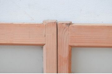 アンティーク建具　大正ロマンなデザインが魅力的な木味感じる窓2枚セット(引き戸、ガラス窓)(R-080991)