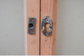 アンティーク建具　大正ロマンなデザインが魅力的な木味感じる窓2枚セット(引き戸、ガラス窓)(R-080991)