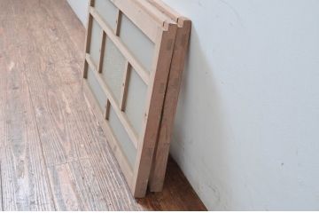 アンティーク建具　大正ロマンなデザインが魅力的な木味感じる窓2枚セット(引き戸、ガラス窓)(R-080991)
