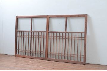 アンティーク建具　格子入り　どこか懐かしい雰囲気漂うガラス窓2枚セット(ガラス戸、引き戸)(R-080992)