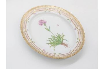 デンマーク　ROYAL COPENHAGEN(ロイヤルコペンハーゲン)　フローラダニカ　ピンクの花のデザインが可愛らしいオーバルプレート(金彩、フラワー、ディッシュ、中皿、洋食器、北欧)(R-080997)　