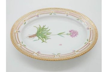 デンマーク　ROYAL COPENHAGEN(ロイヤルコペンハーゲン)　フローラダニカ　ピンクの花のデザインが可愛らしいオーバルプレート(金彩、フラワー、ディッシュ、中皿、洋食器、北欧)(R-080997)　
