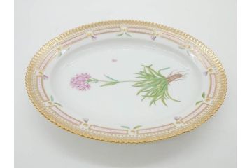デンマーク　ROYAL COPENHAGEN(ロイヤルコペンハーゲン)　フローラダニカ　ピンクの花のデザインが可愛らしいオーバルプレート(金彩、フラワー、ディッシュ、中皿、洋食器、北欧)(R-080997)　