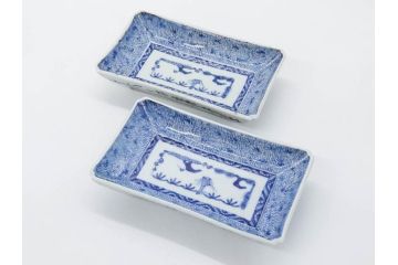 江戸期　成化年製　古伊万里　染付　微塵唐草　松竹梅文　約21cm　6.7寸　細かな絵付けが魅力の長皿2枚セット(角皿、和食器、和皿、六寸七分)(R-080998)