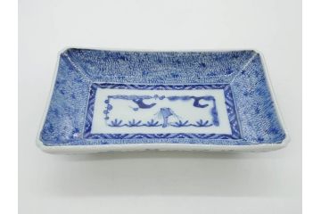 江戸期　成化年製　古伊万里　染付　微塵唐草　松竹梅文　約21cm　6.7寸　細かな絵付けが魅力の長皿2枚セット(角皿、和食器、和皿、六寸七分)(R-080998)