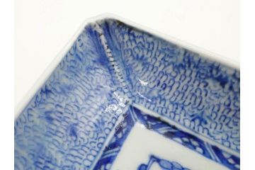江戸期　成化年製　古伊万里　染付　微塵唐草　松竹梅文　約21cm　6.7寸　細かな絵付けが魅力の長皿2枚セット(角皿、和食器、和皿、六寸七分)(R-080998)