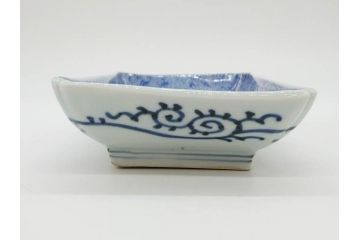 江戸期　成化年製　古伊万里　染付　微塵唐草　松竹梅文　約21cm　6.7寸　細かな絵付けが魅力の長皿2枚セット(角皿、和食器、和皿、六寸七分)(R-080998)