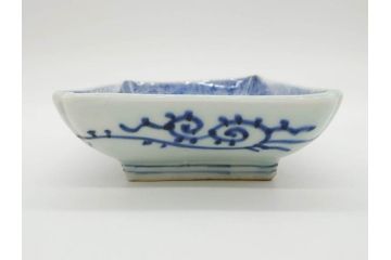 江戸期　成化年製　古伊万里　染付　微塵唐草　松竹梅文　約21cm　6.7寸　細かな絵付けが魅力の長皿2枚セット(角皿、和食器、和皿、六寸七分)(R-080998)