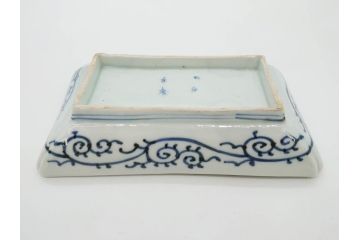 江戸期　成化年製　古伊万里　染付　微塵唐草　松竹梅文　約21cm　6.7寸　細かな絵付けが魅力の長皿2枚セット(角皿、和食器、和皿、六寸七分)(R-080998)