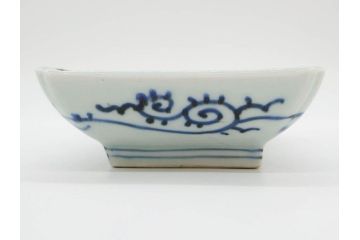 江戸期　成化年製　古伊万里　染付　微塵唐草　松竹梅文　約21cm　6.7寸　細かな絵付けが魅力の長皿2枚セット(角皿、和食器、和皿、六寸七分)(R-080998)